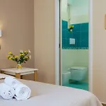 לינה וארוחת בוקר Giacomino 4*