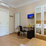 Giacomino לינה וארוחת בוקר 4*